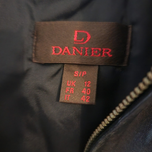 Danier leather jacket - Picture 3 of 3